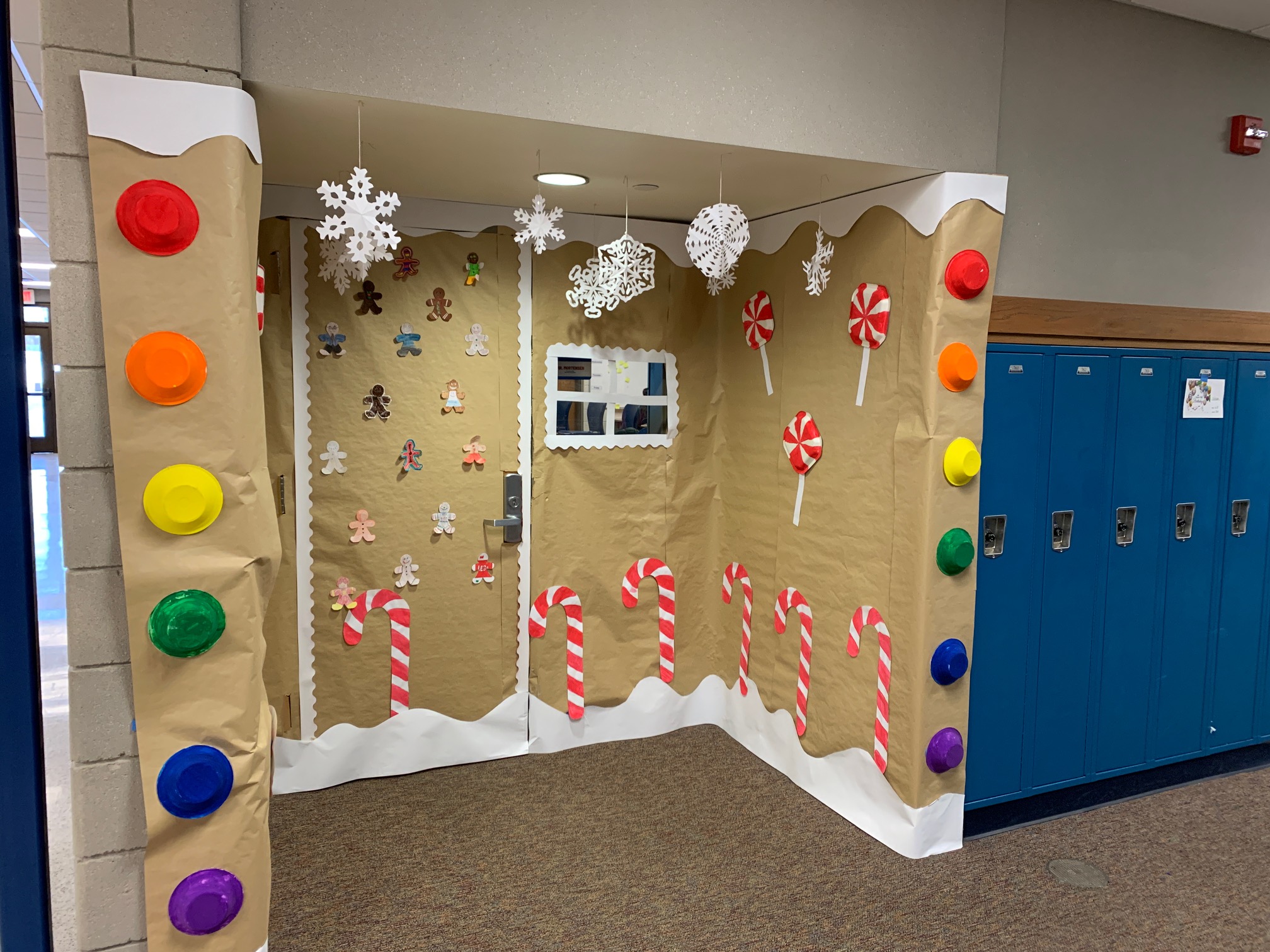 Tough Competition for Annual Holiday Door Decorating Contest! – The Calais  School